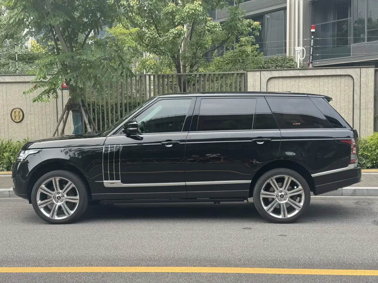 Land Rover range rover