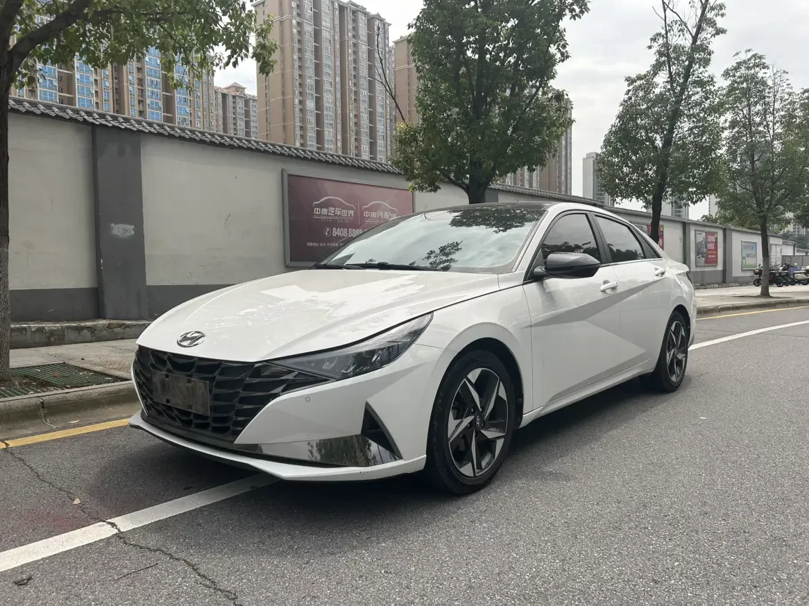 Hyundai Elantra