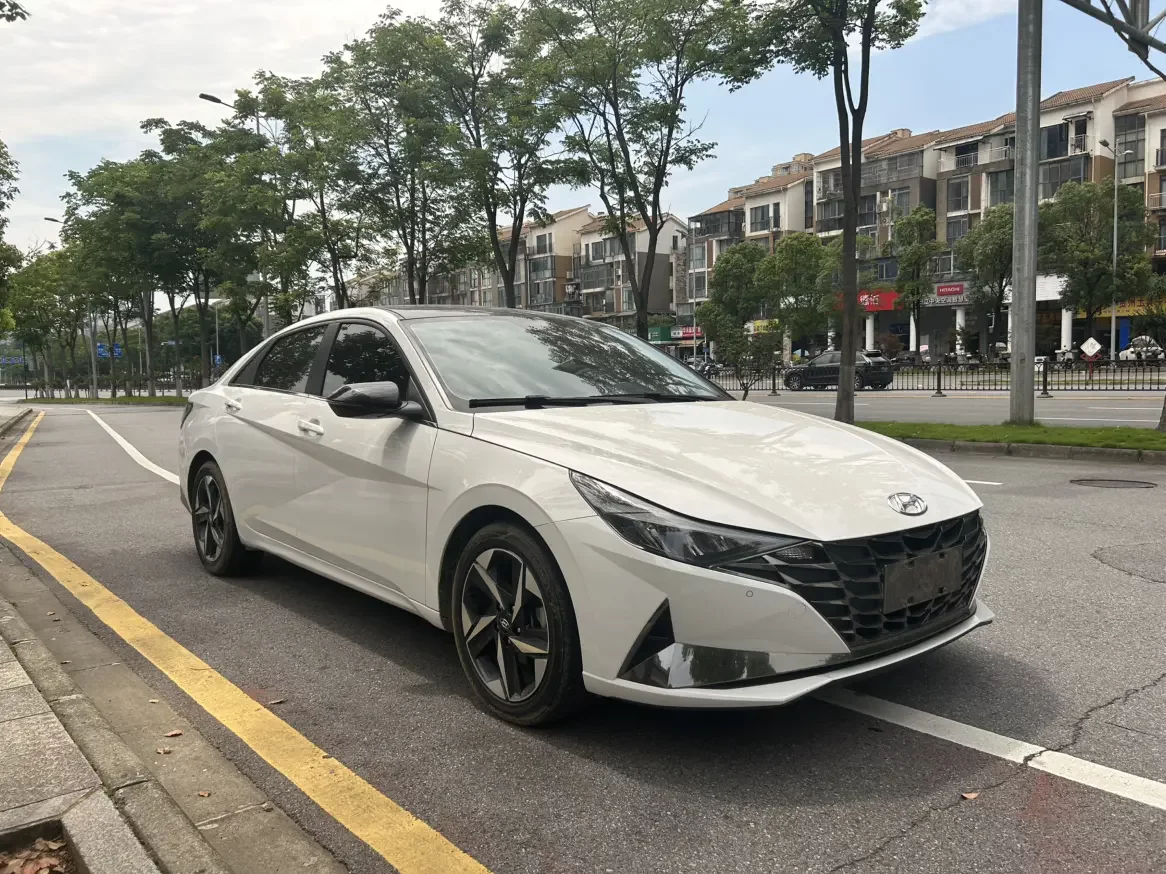 Hyundai Elantra