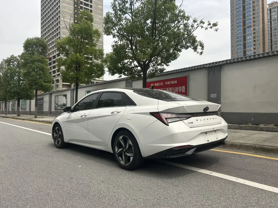 Hyundai Elantra