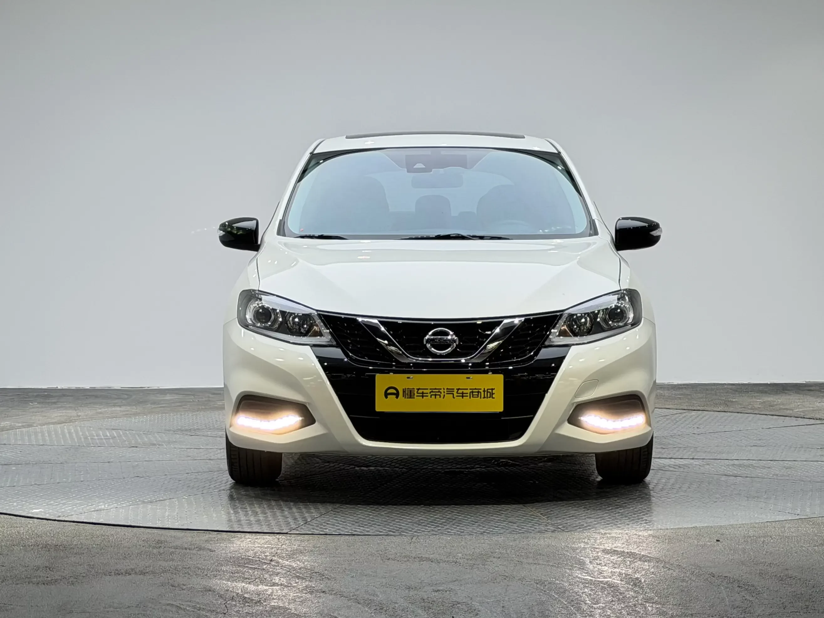 Nissan Tiida  из Китая