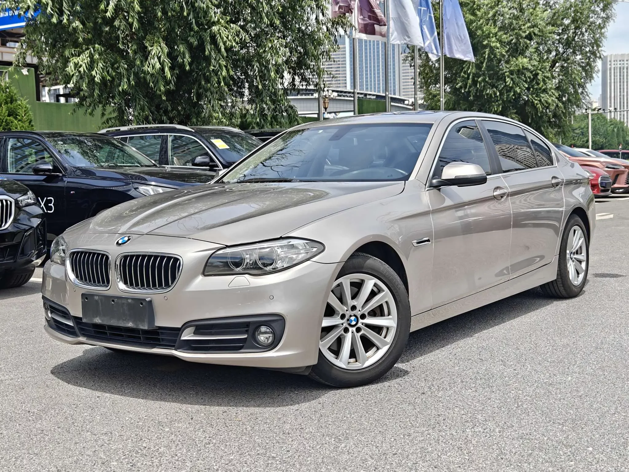BMW 5 Series  из Китая