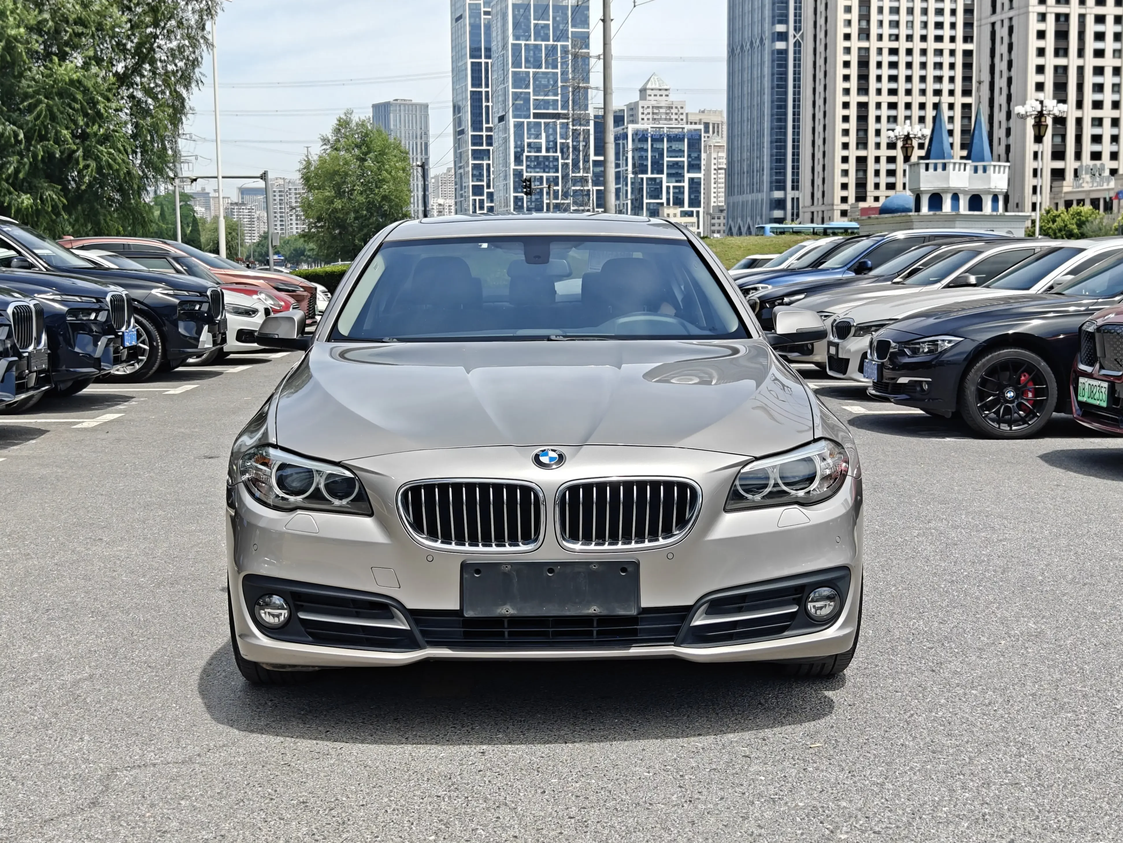 BMW 5 Series  из Китая