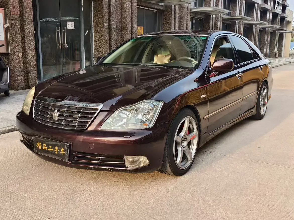 Toyota crown