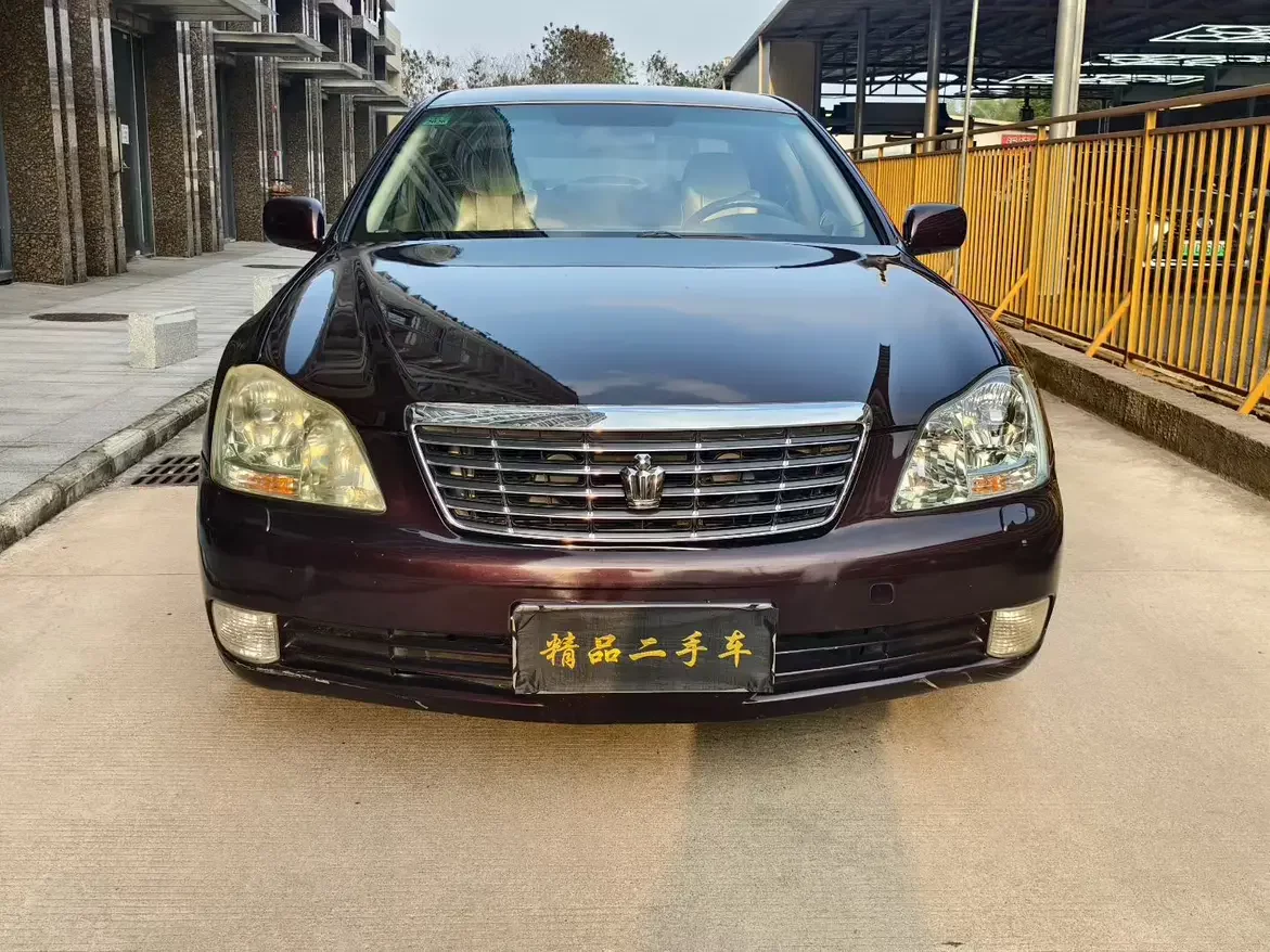 Toyota crown