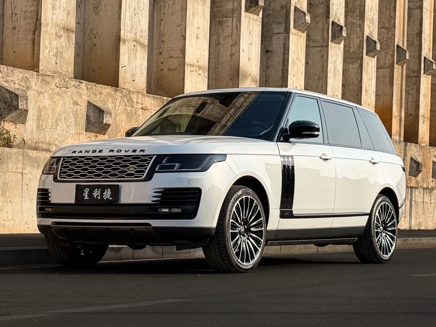 Land Rover range rover