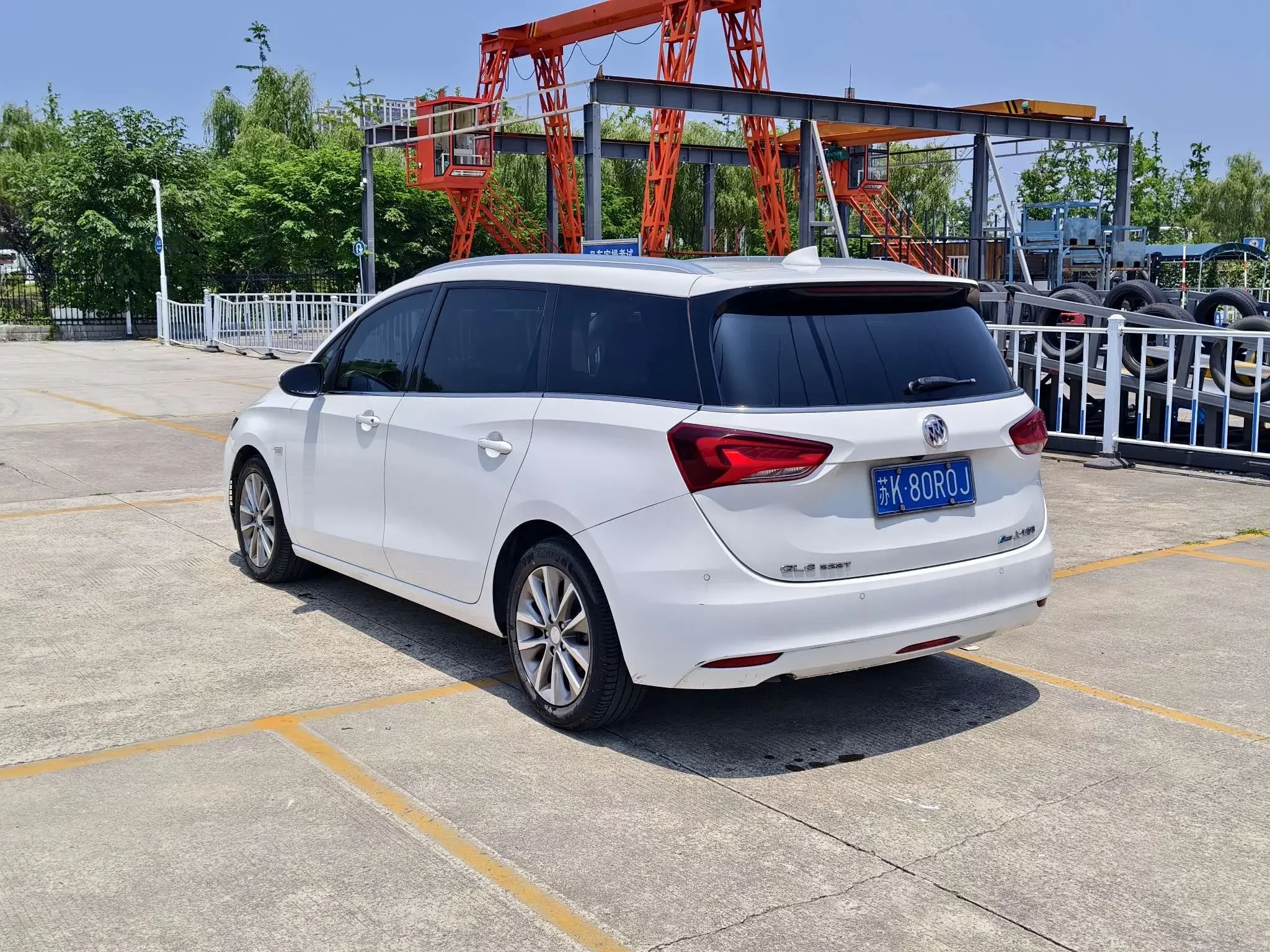 Buick GL6