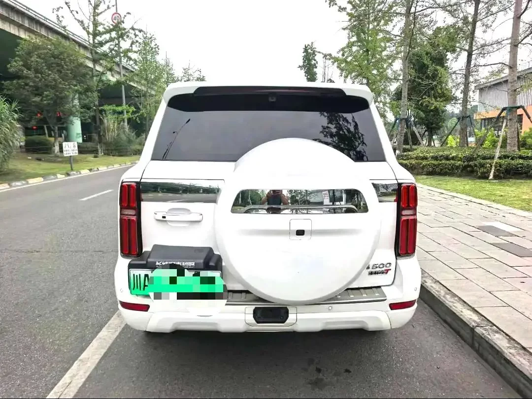 Tank 500 Hi4-T