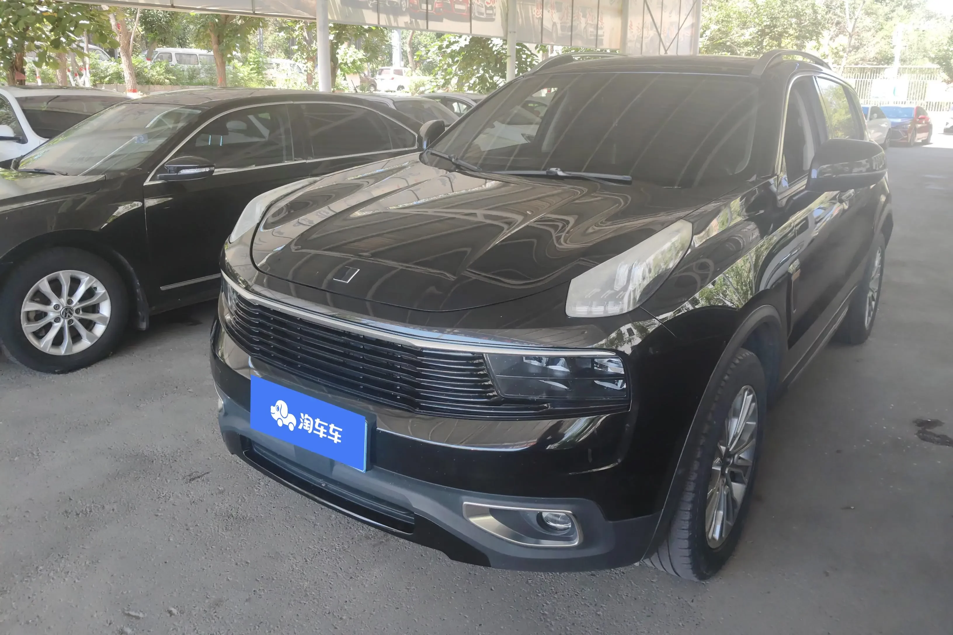 Lynk & Co 01