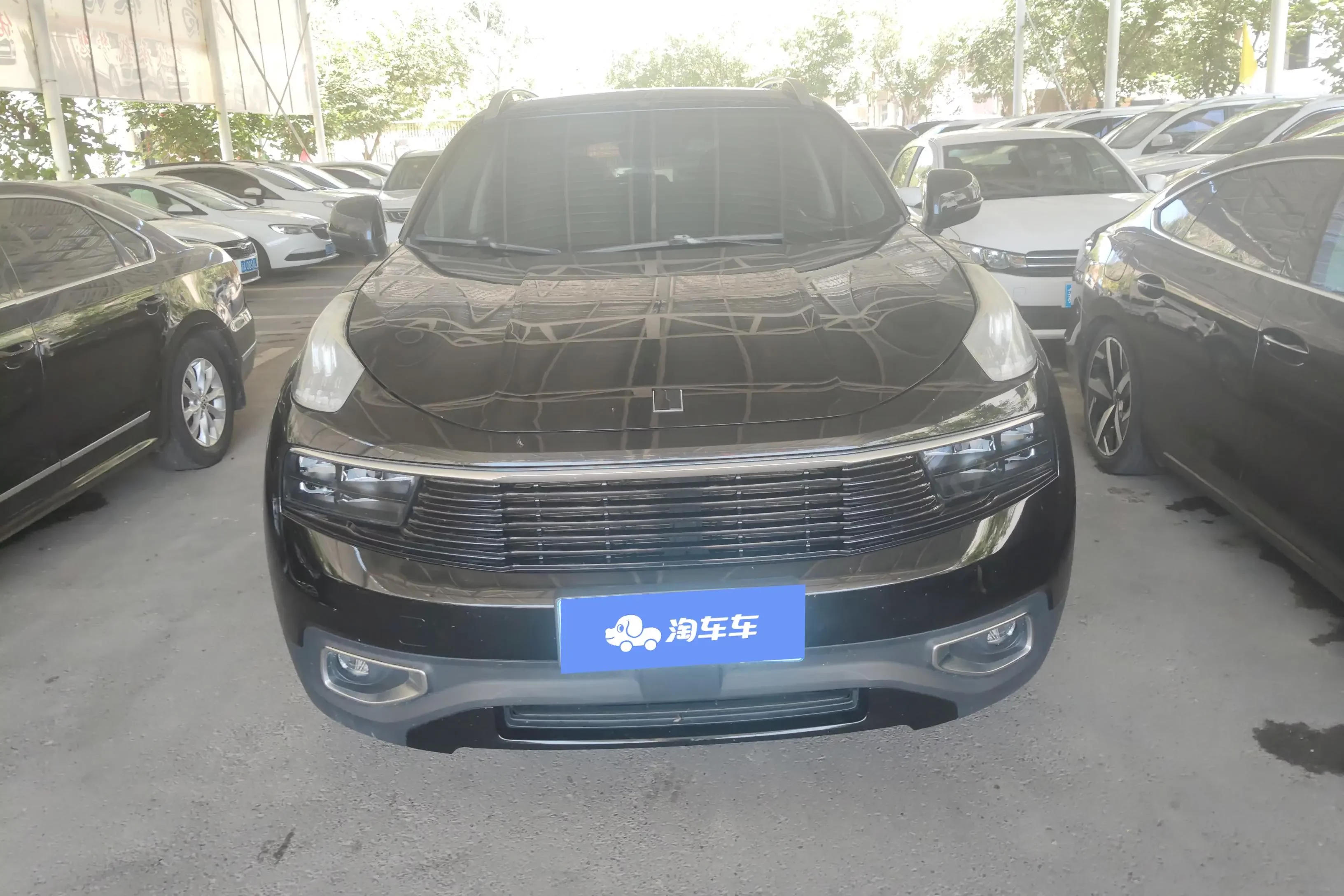 Lynk & Co 01