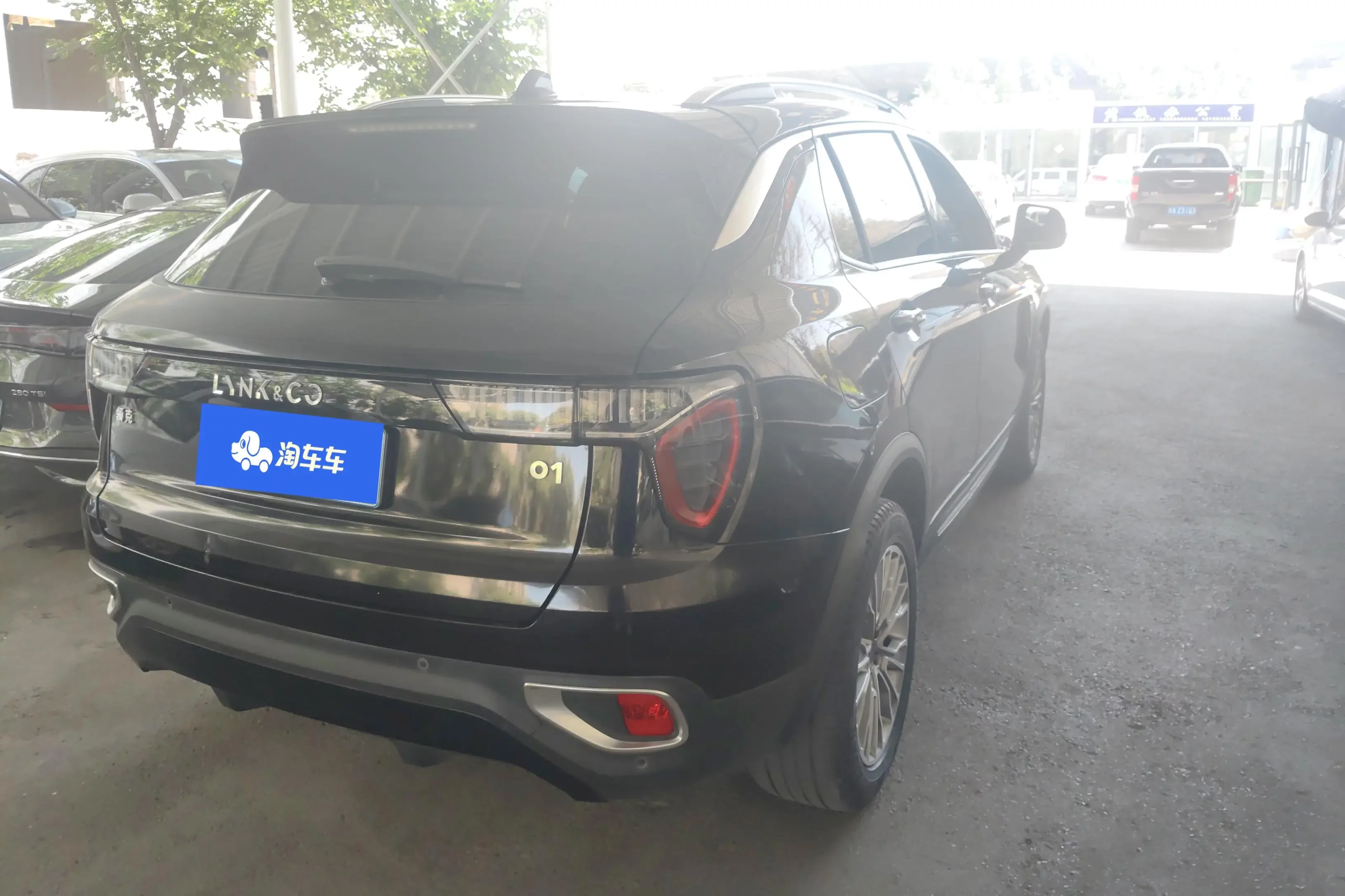 Lynk & Co 01