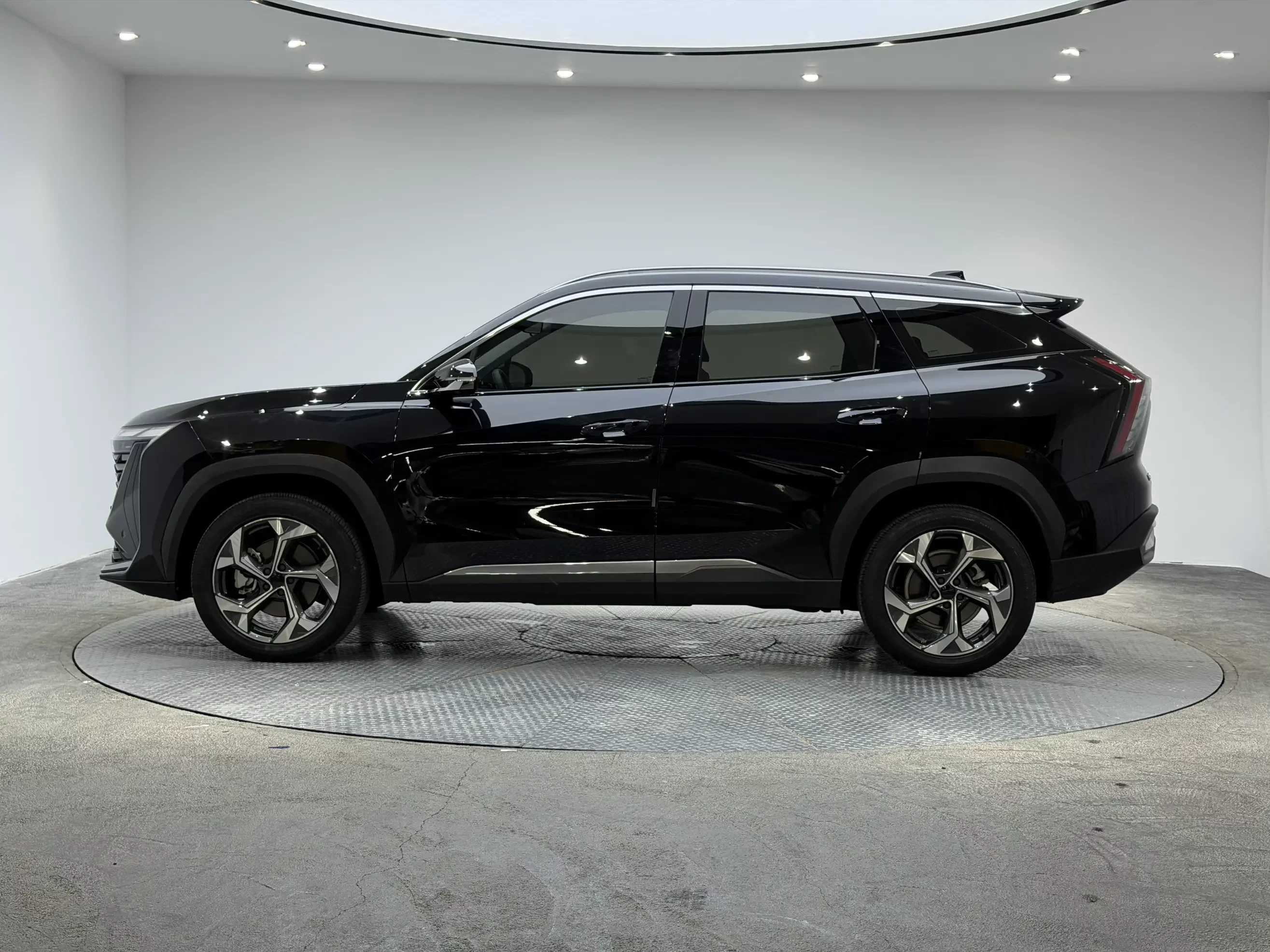 Geely Atlas L