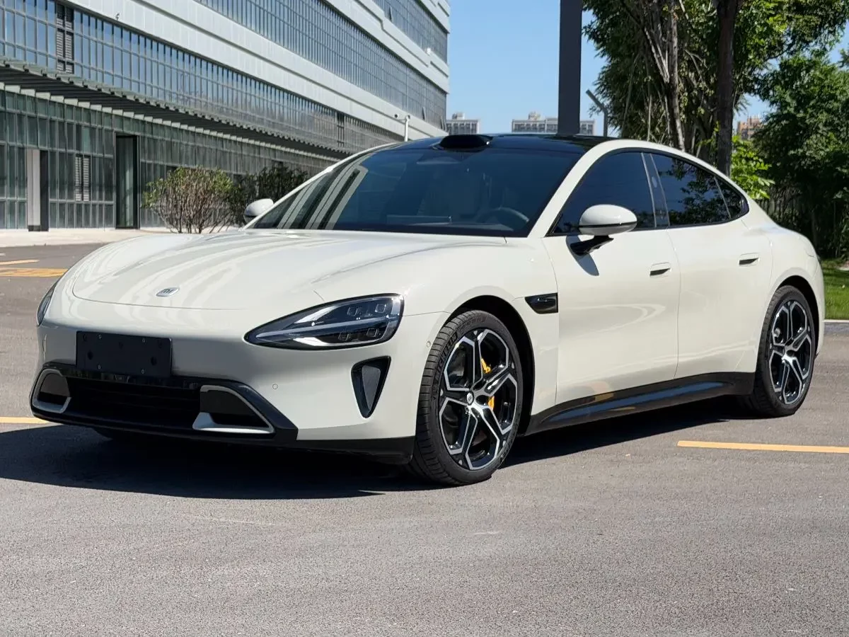 Xiaomi car Xiaomi SU7  из Китая