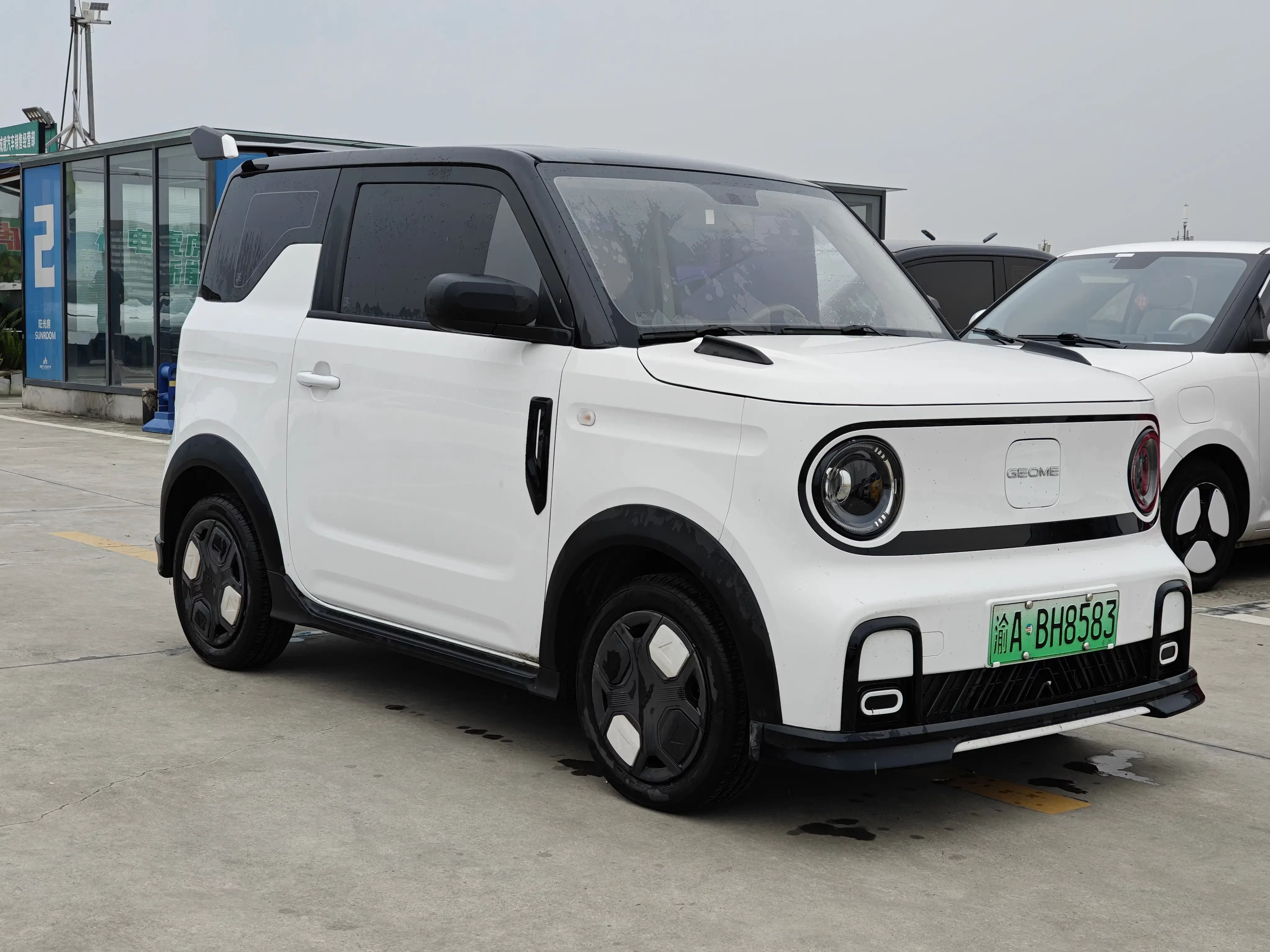 Geely panda