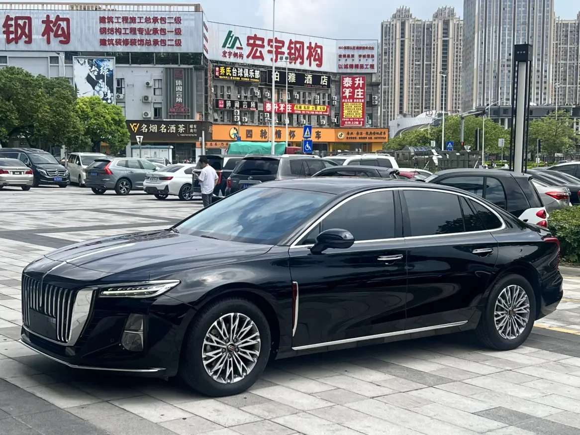 Hongqi H5  из Китая