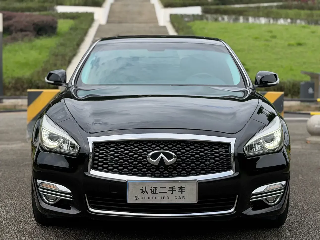 Infiniti Q70