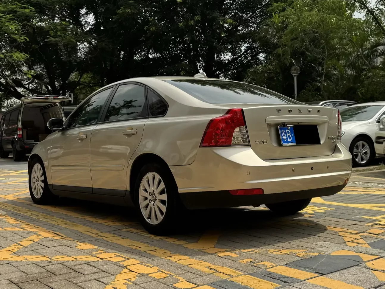 Volvo S40