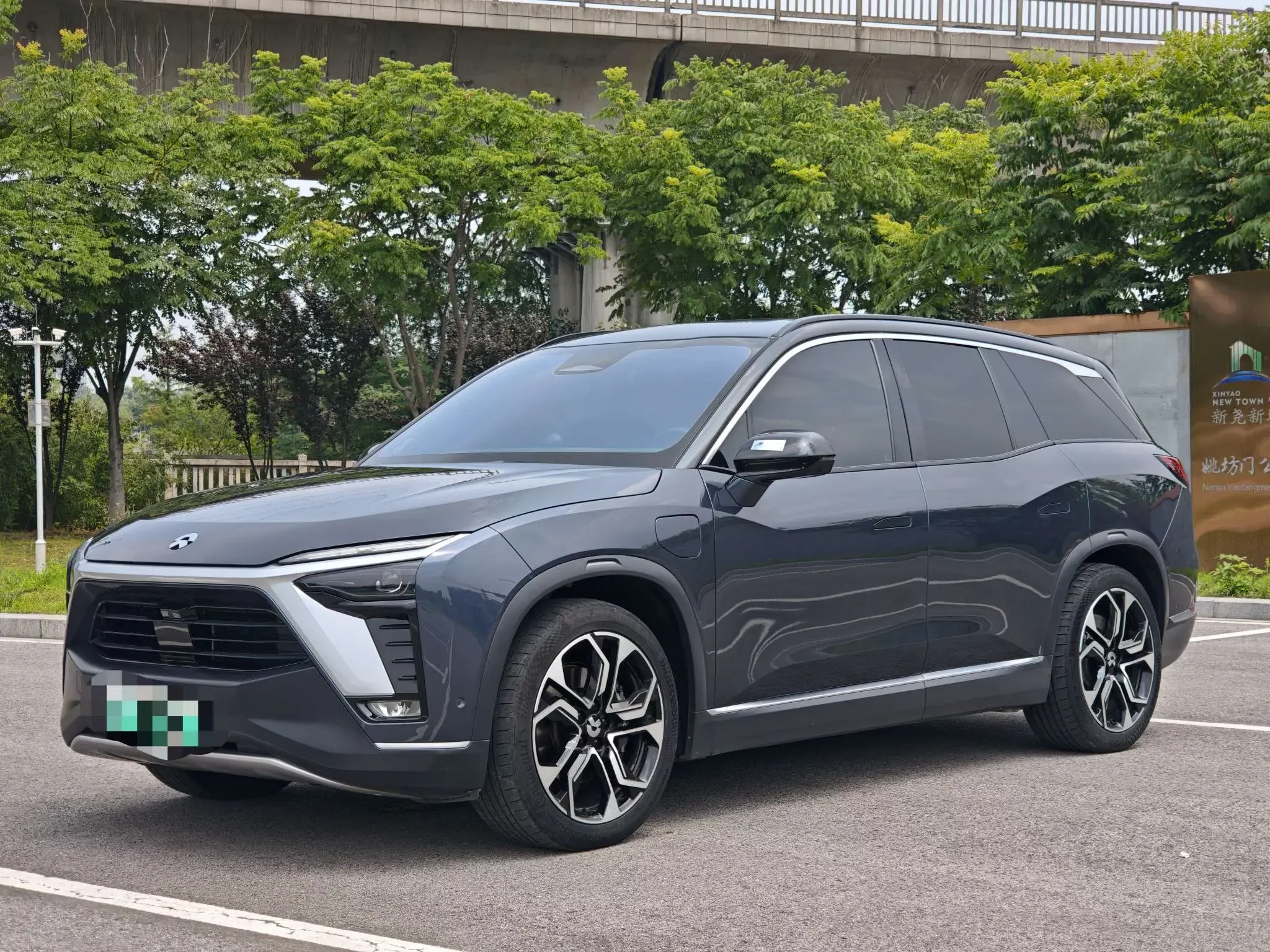 NIO ES8