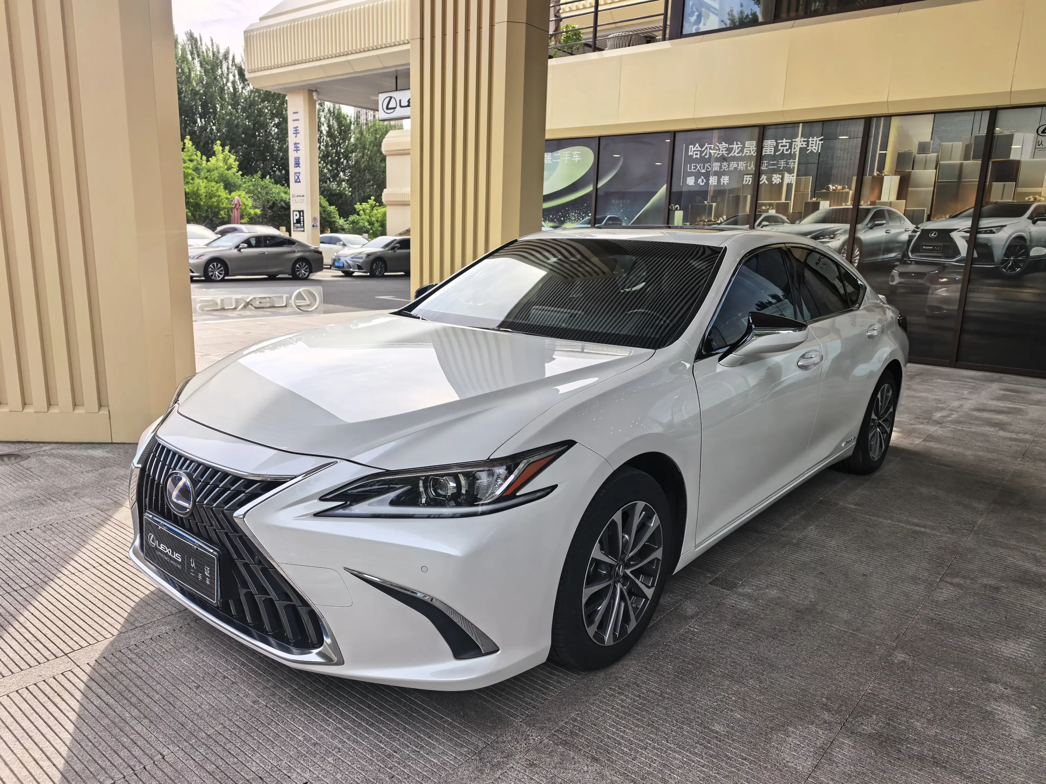 Lexus ES