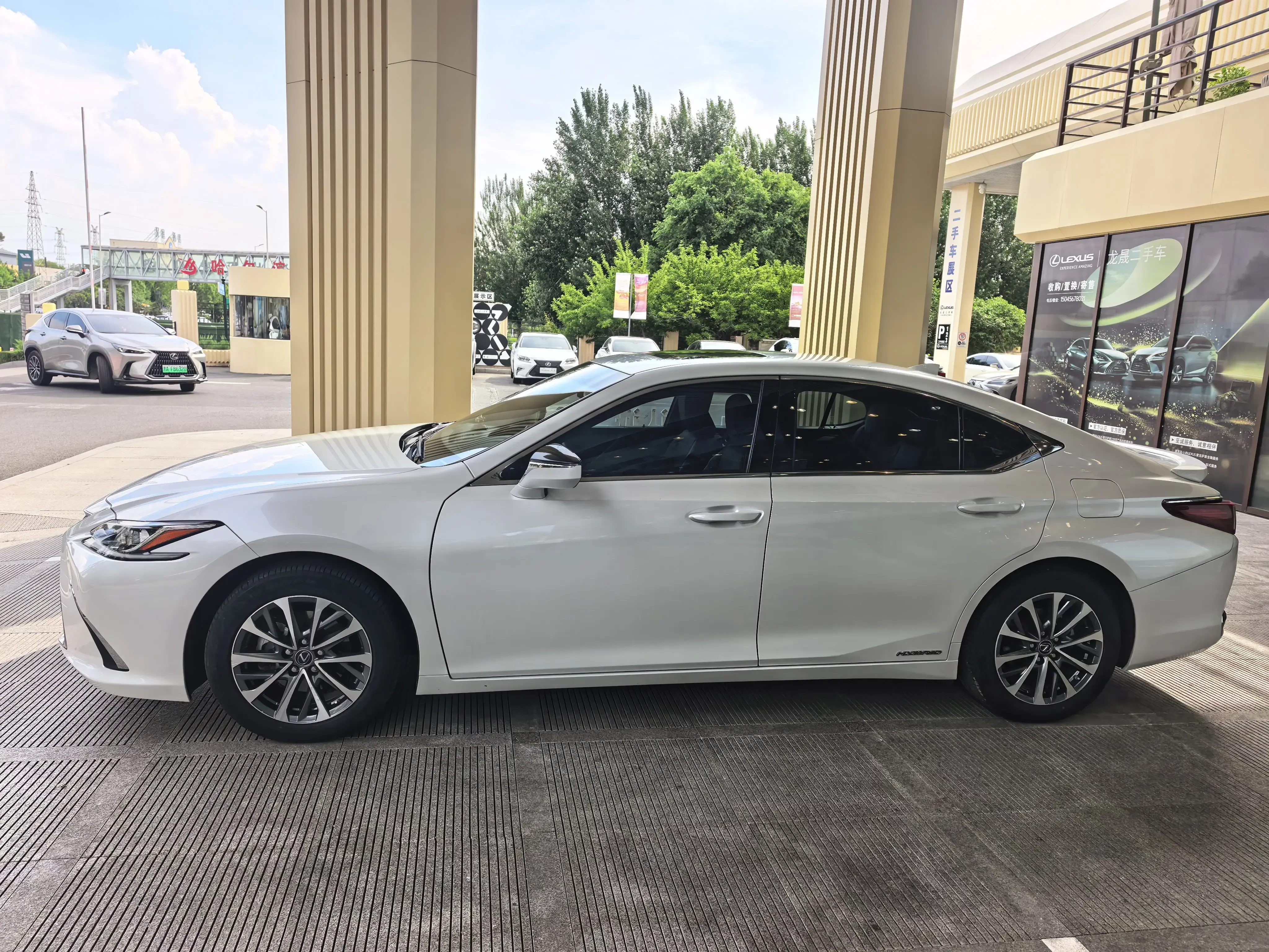 Lexus ES