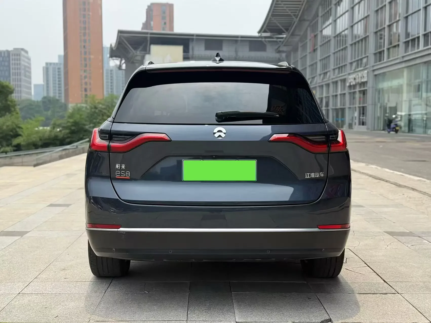 NIO ES8