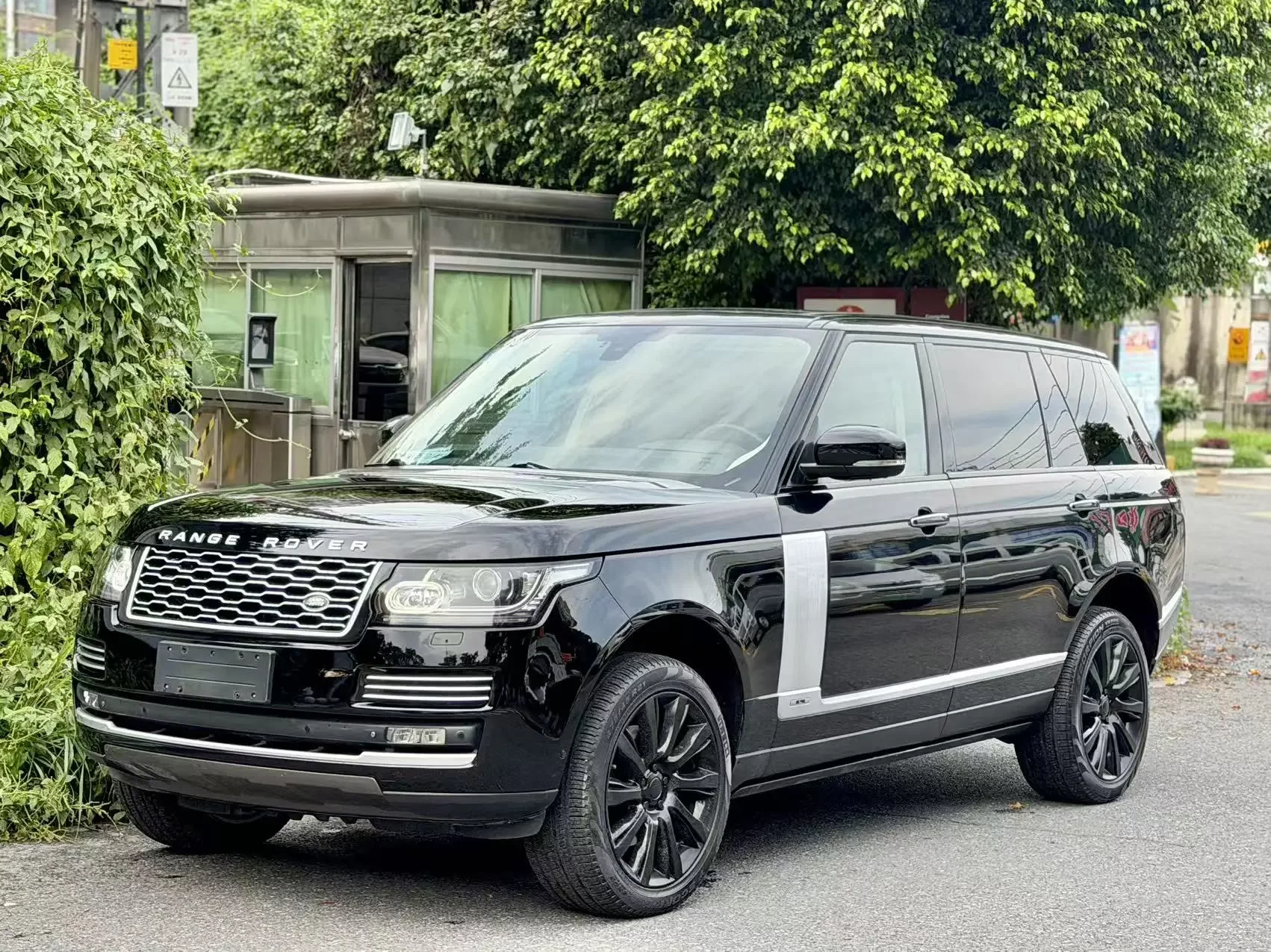 Land Rover range rover