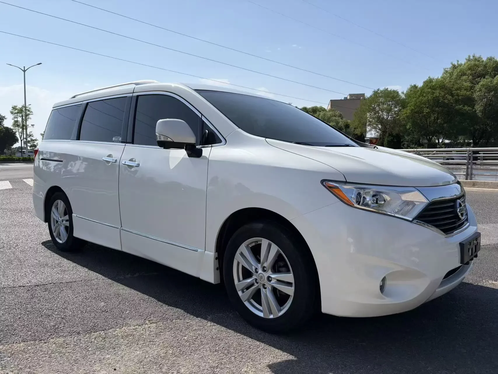 Nissan nobleman