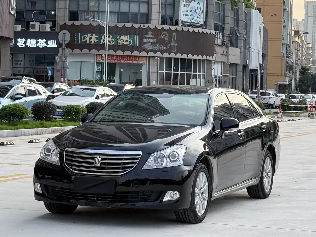Toyota crown