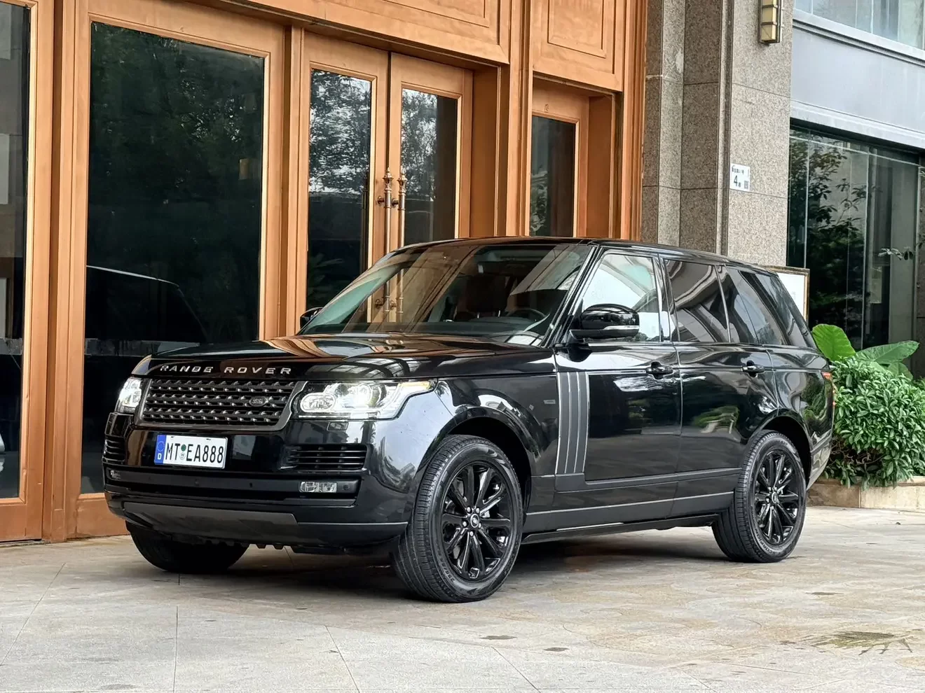 Land Rover range rover