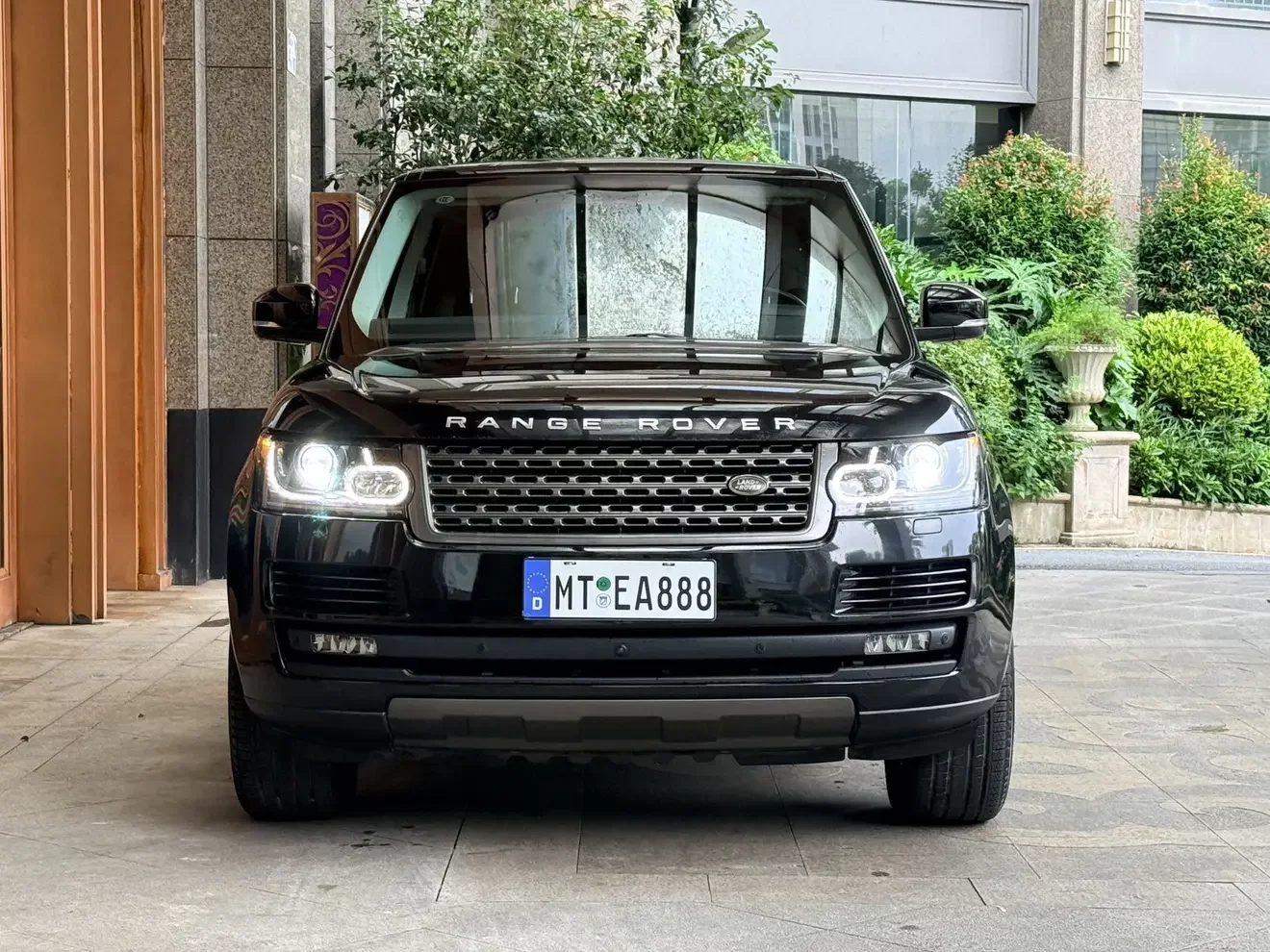 Land Rover range rover