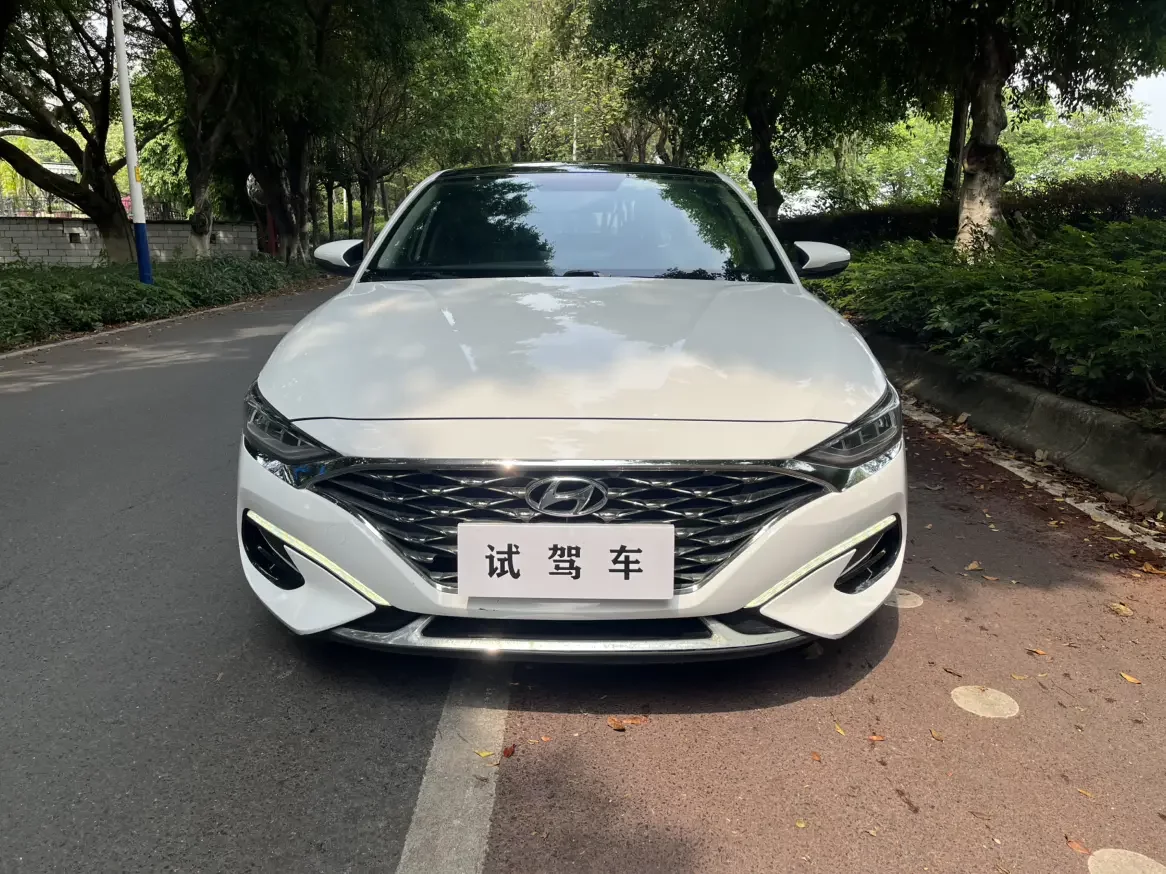 Hyundai Lafesta