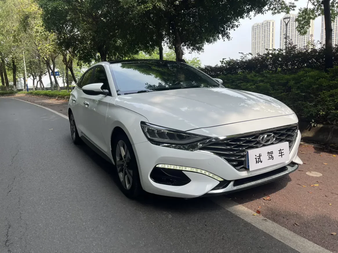 Hyundai Lafesta