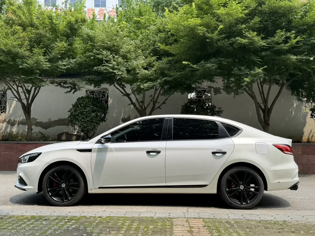 MG 6