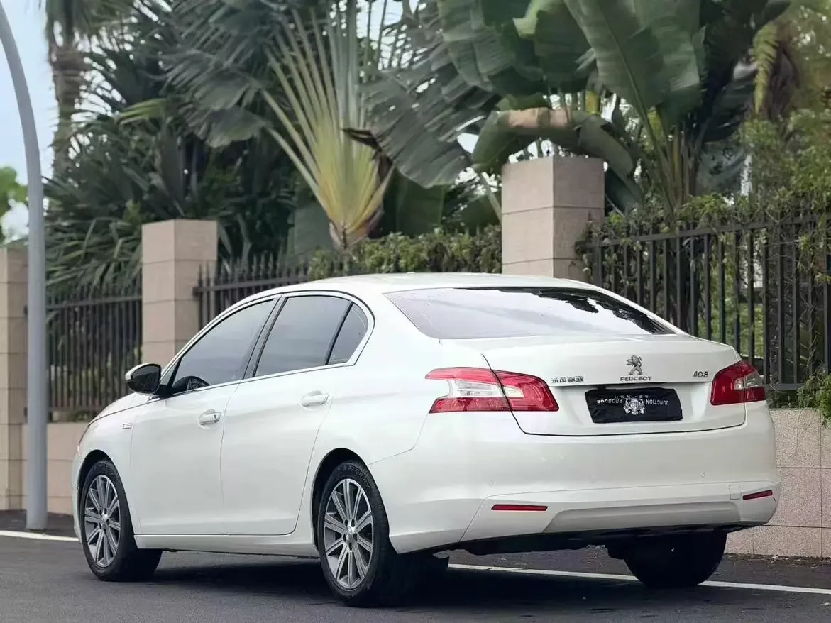 Peugeot 408