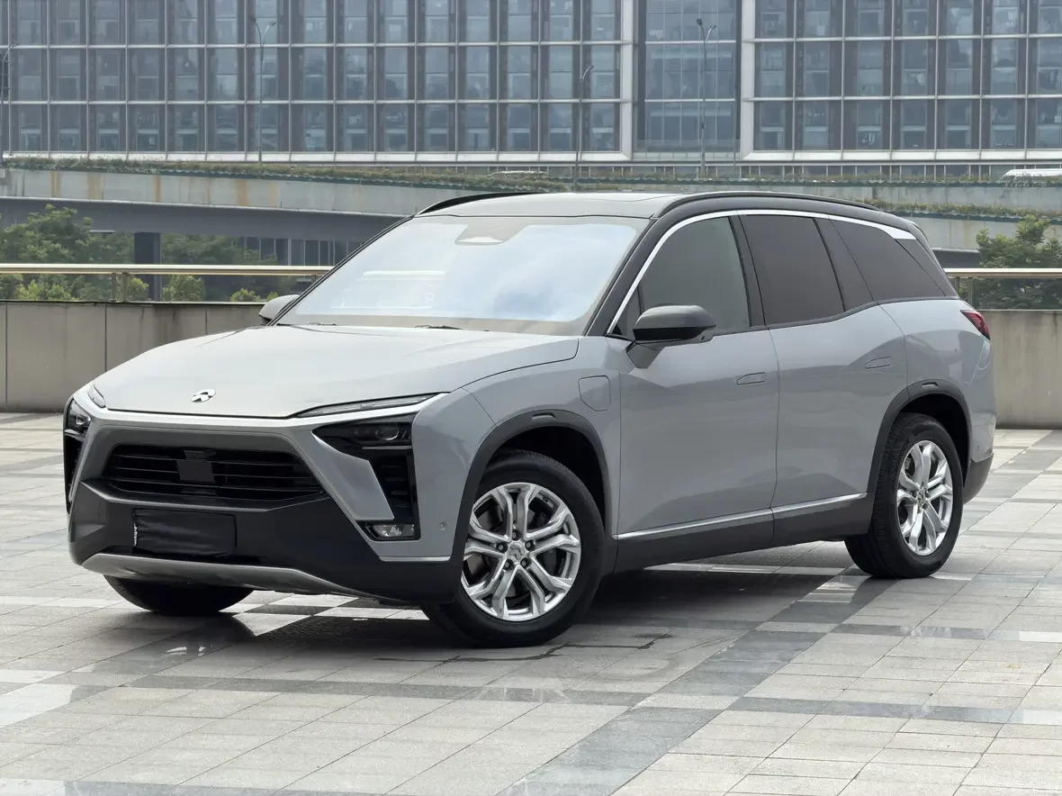 NIO ES8