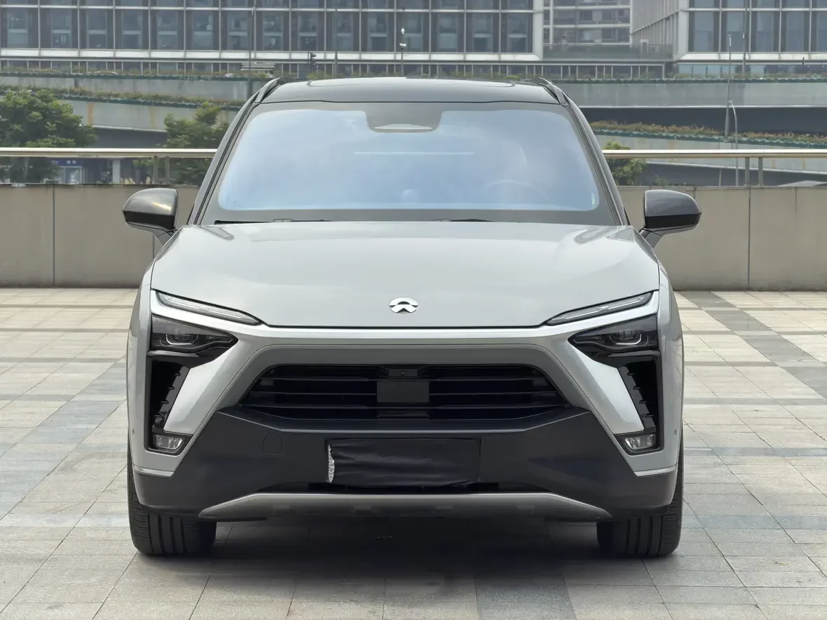 NIO ES8