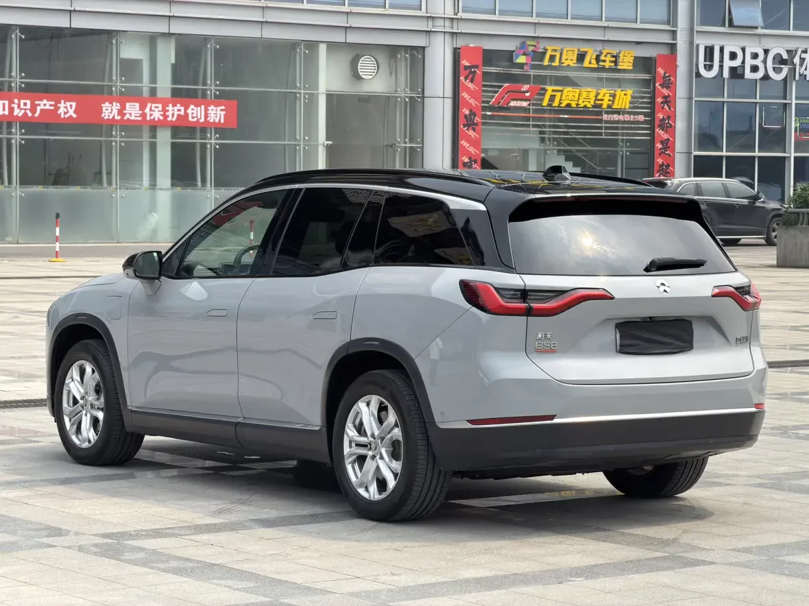 NIO ES8