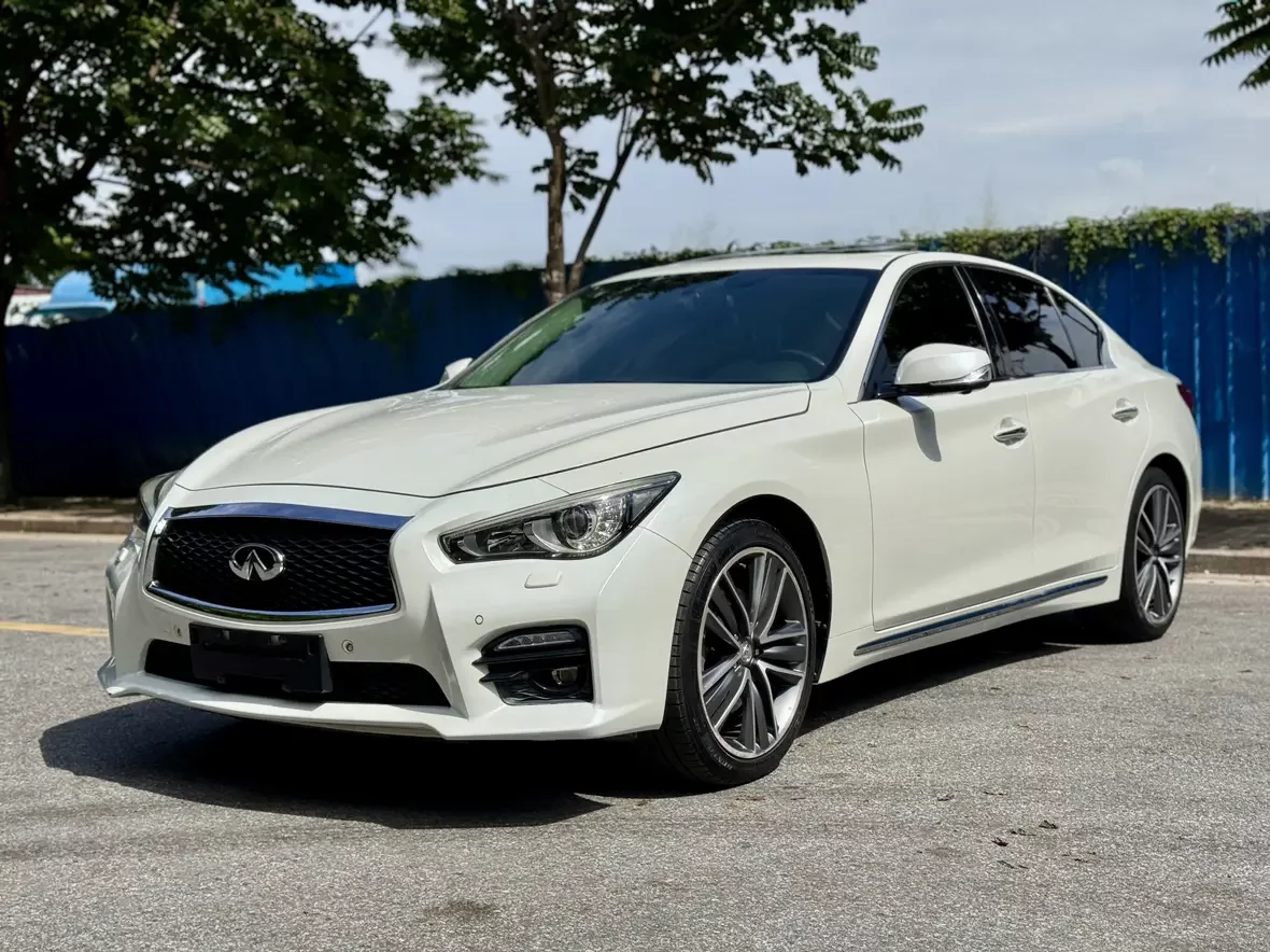 Infiniti Q50L