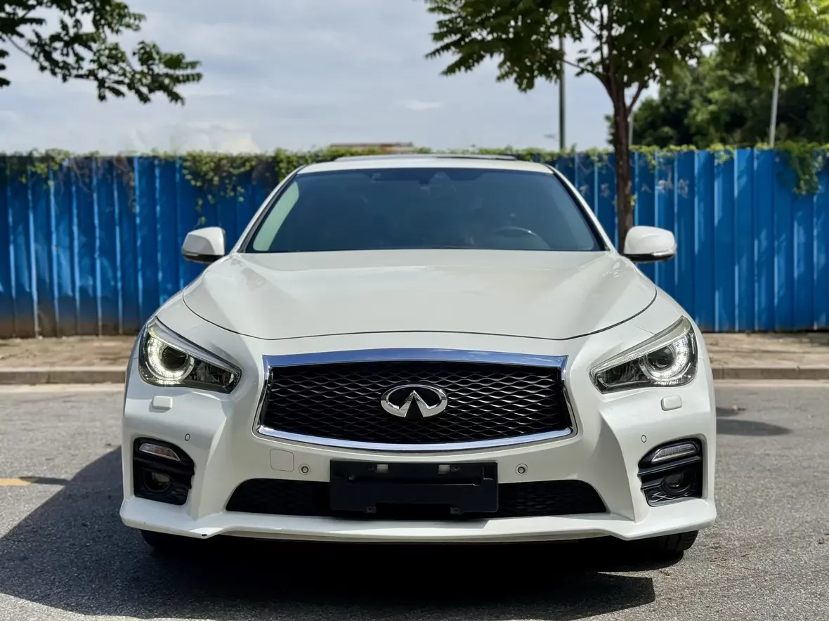 Infiniti Q50L