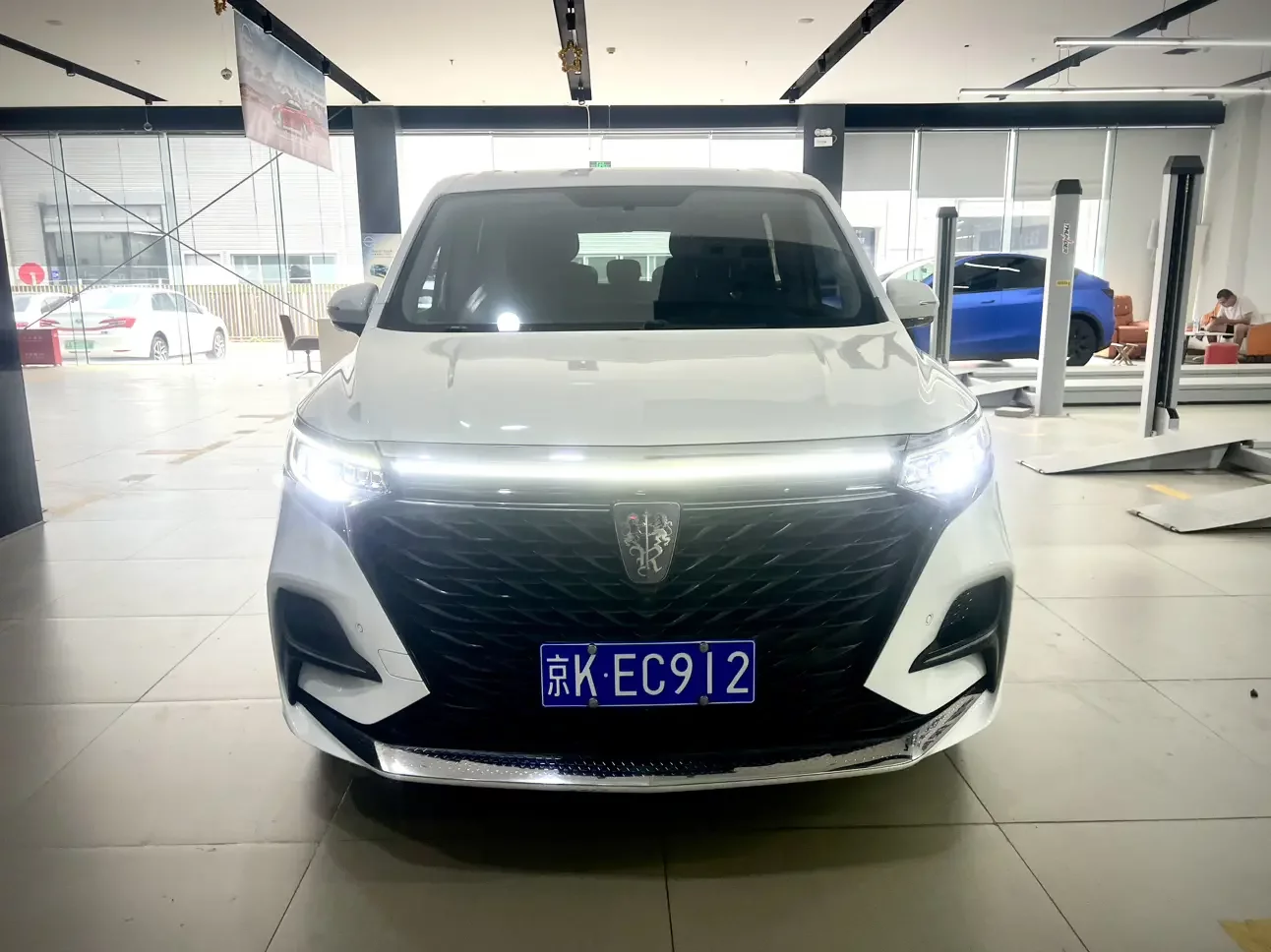 Roewe iMAX8