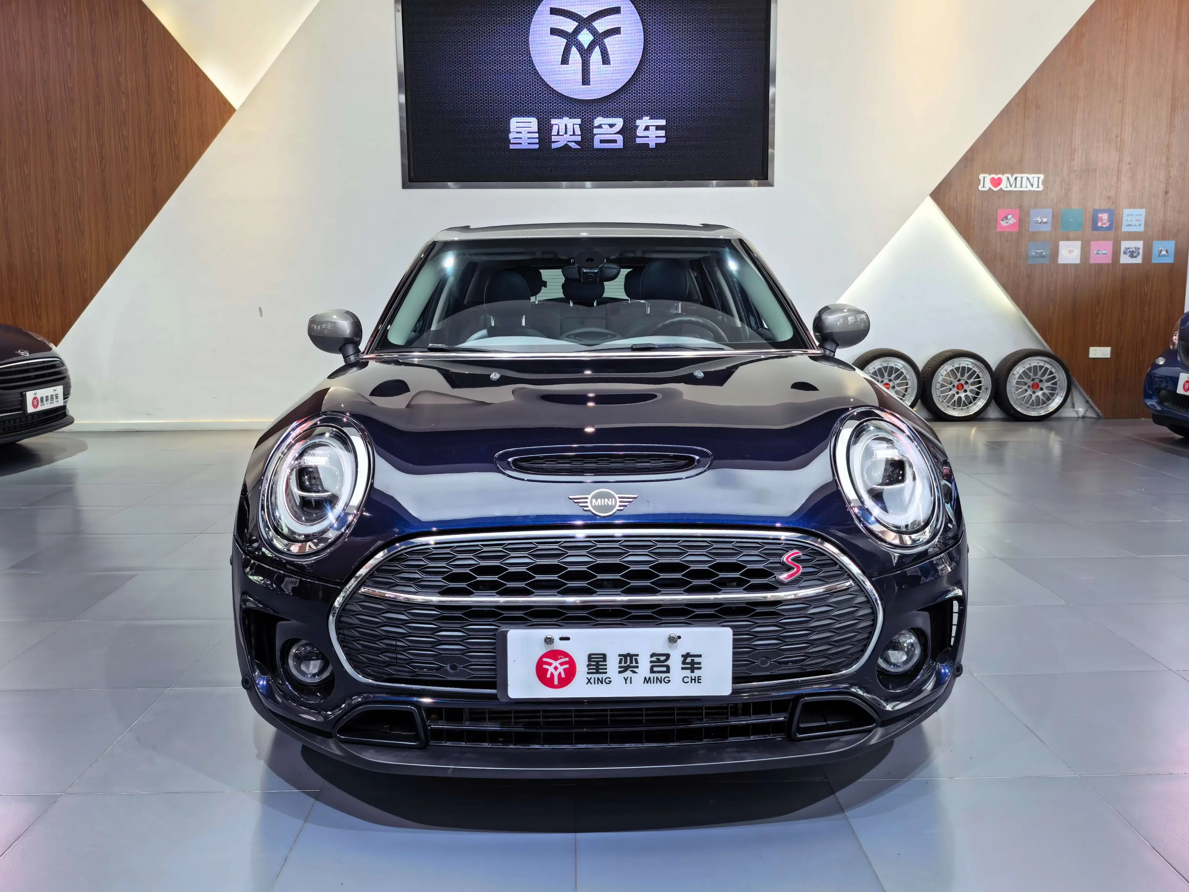 MINI CLUBMAN
