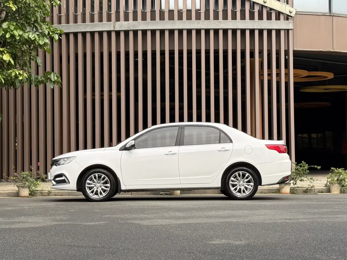 Geely Vision