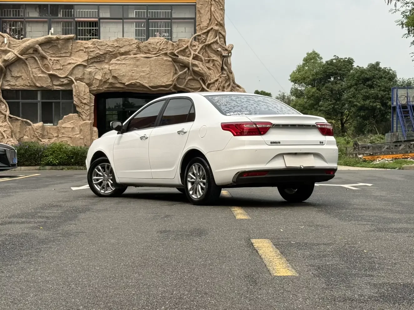 Geely Vision
