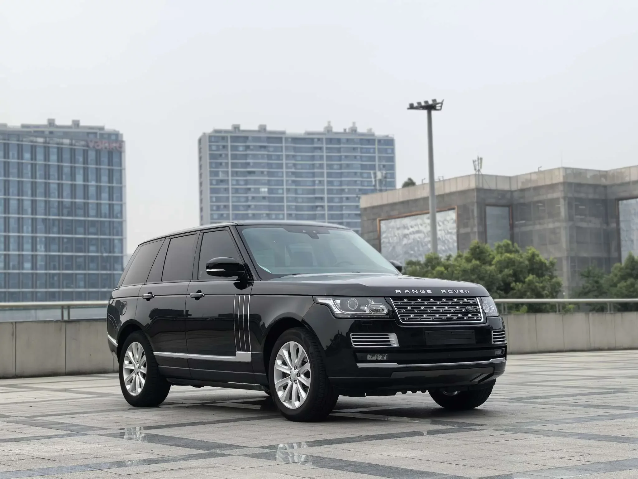 Land Rover range rover