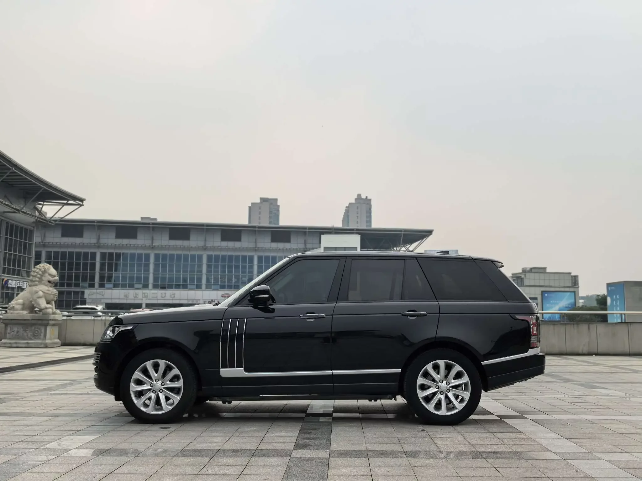 Land Rover range rover