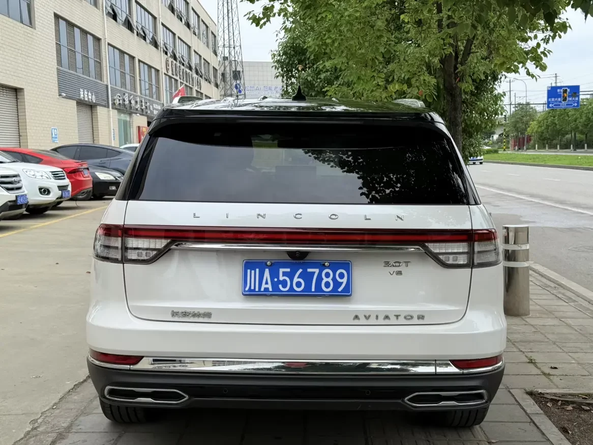 Lincoln aviator