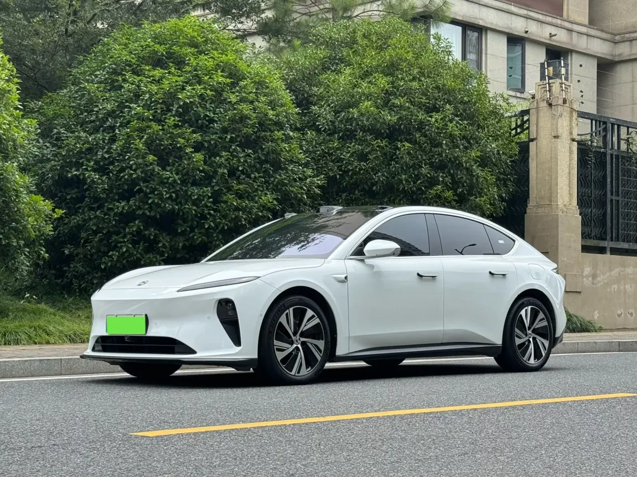 NIO ET5  из Китая