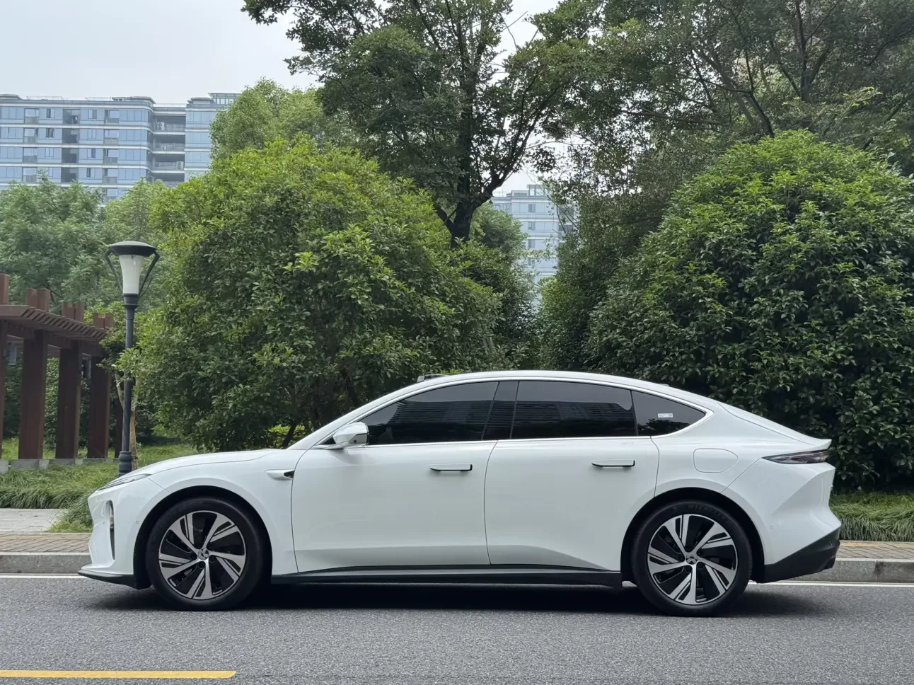 NIO ET5