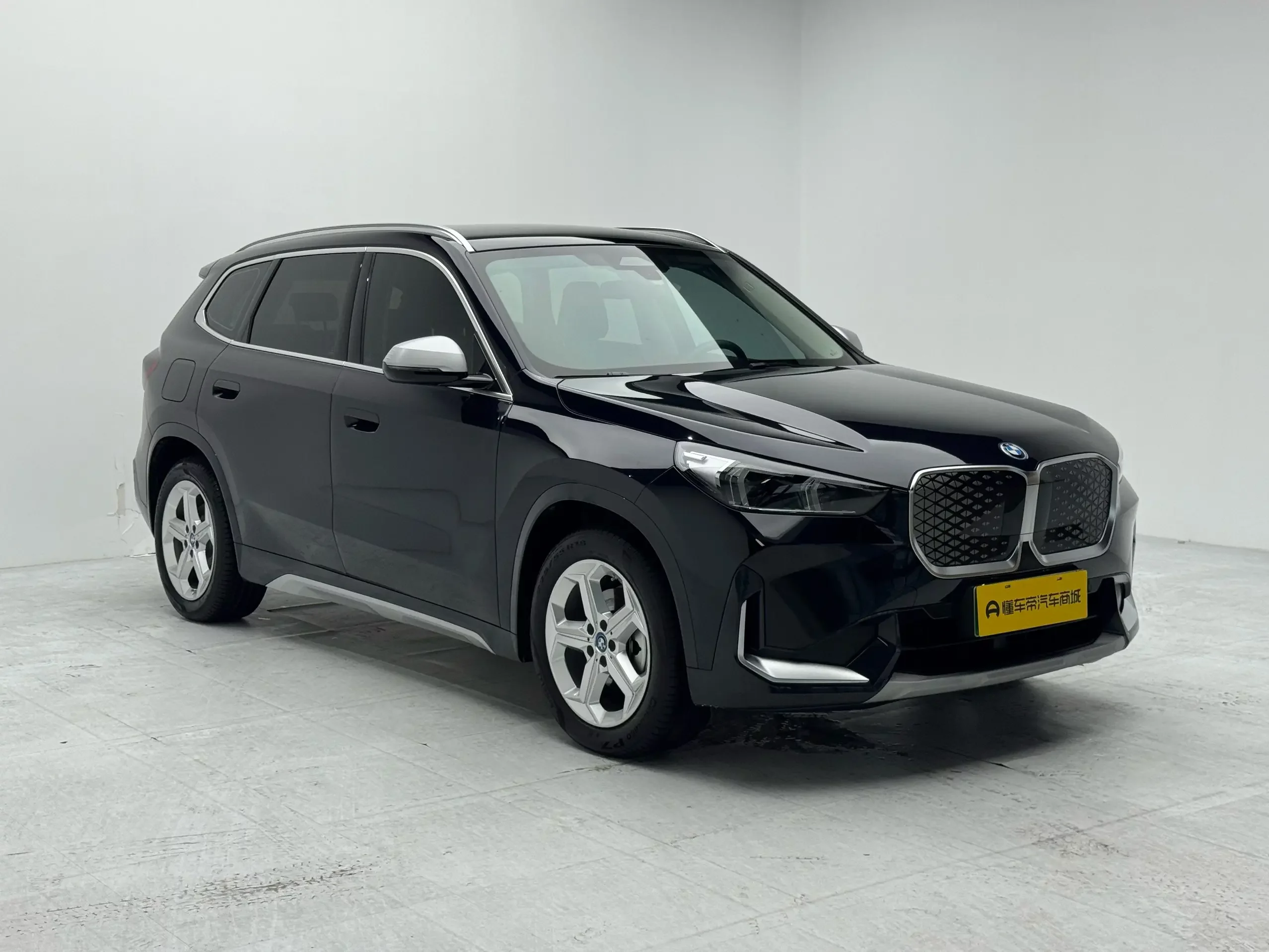 BMW iX1