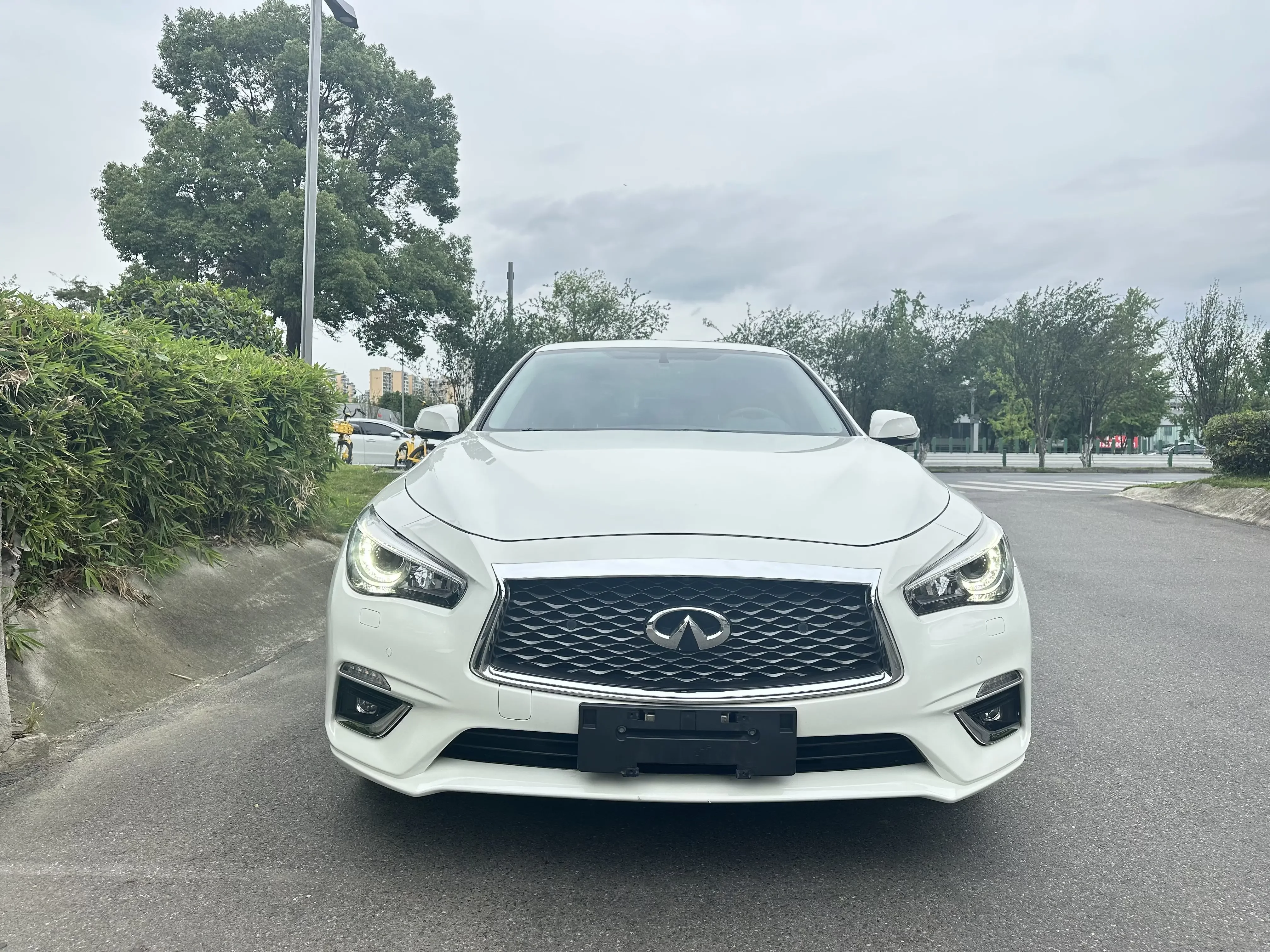 Infiniti Q50L
